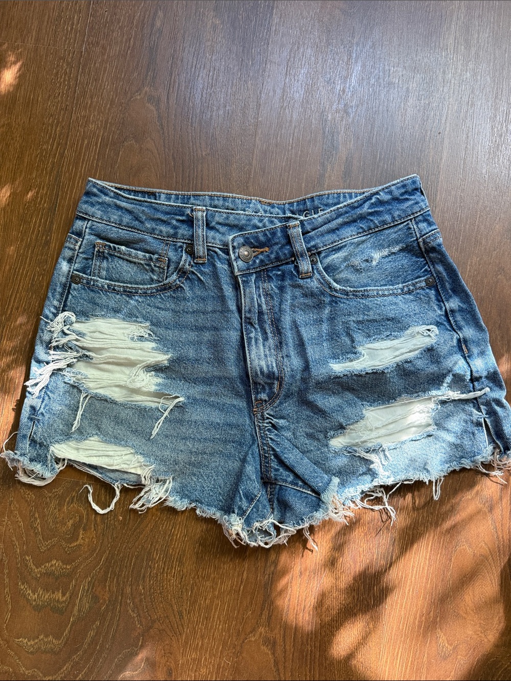 AE Mom Short